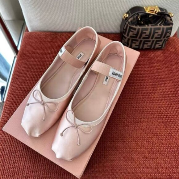 Miu Miu White Ballet Flats with Bow